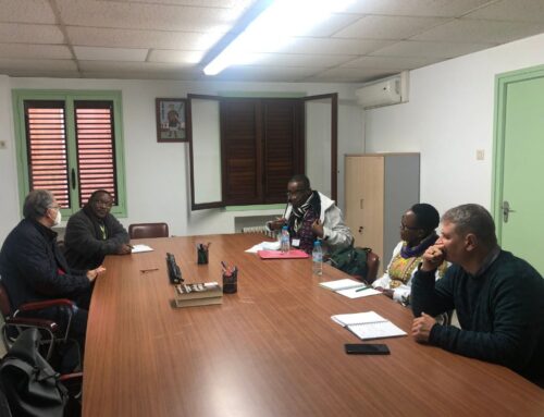 Profesores de Tanzania y Kenya visitan la Facultad de Teología
