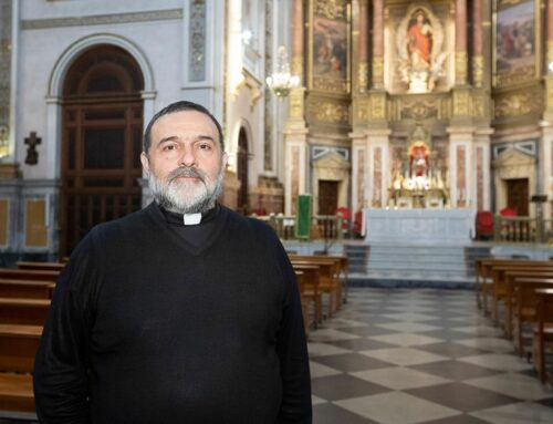 Luis Miguel Castillo, padre sinodal, ofrece su testimonio en una conferencia